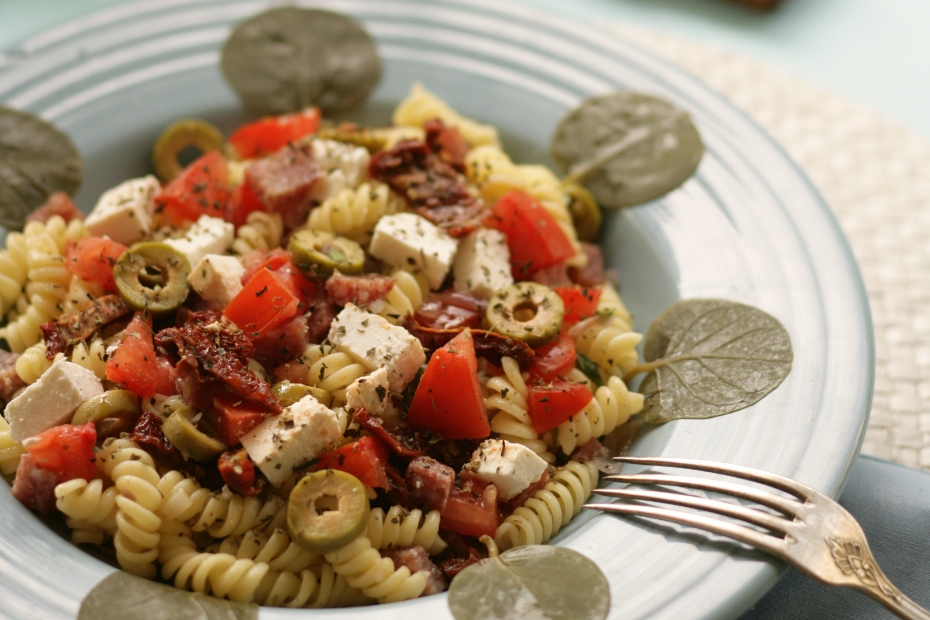 Greek Pasta Salad | Mediterranean Diet, Healthy Greek & Blue Zone ...