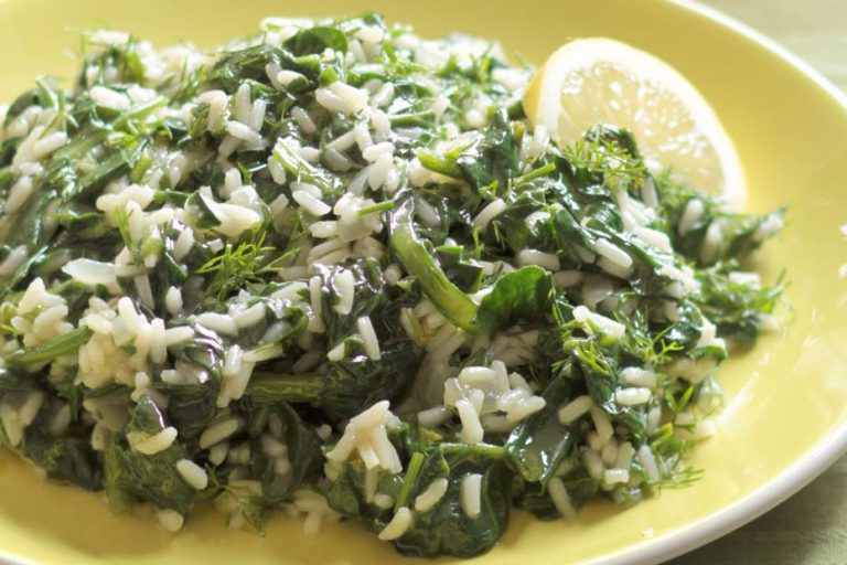 Spanakorizo, Greek Spinach Rice | Mediterranean Diet, Healthy Greek ...