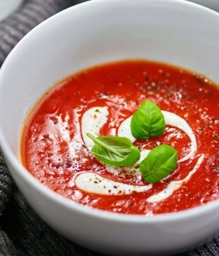 Tomato Soup With Bulgur and Yogurt