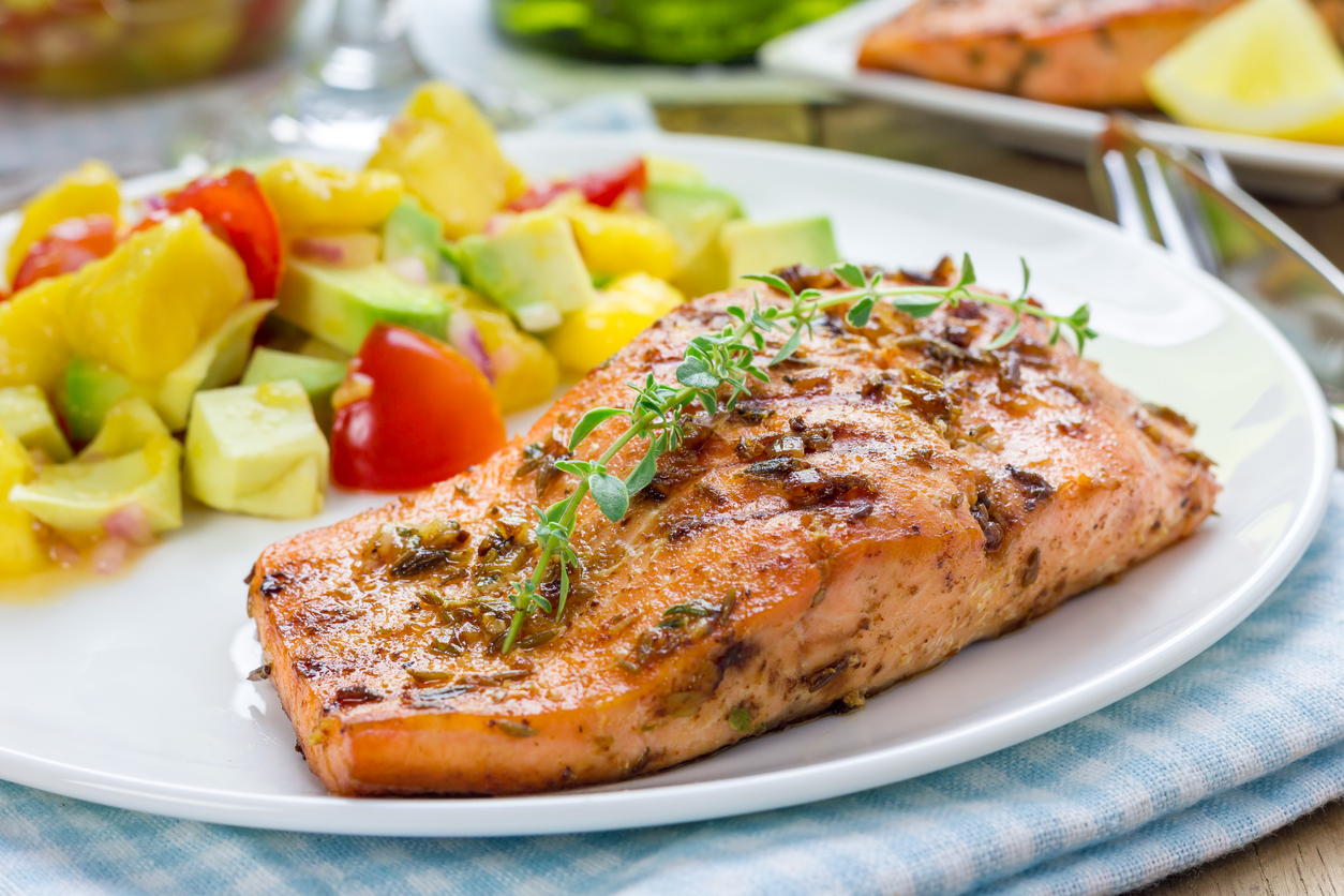 https://www.dianekochilas.com/wp-content/uploads/2022/07/2.-BAKED-SALMON-WITH-FRESH-OREGANO-HERBS-AND-MANGO-AVOCADO-TOMATO-SALSA_a.jpg